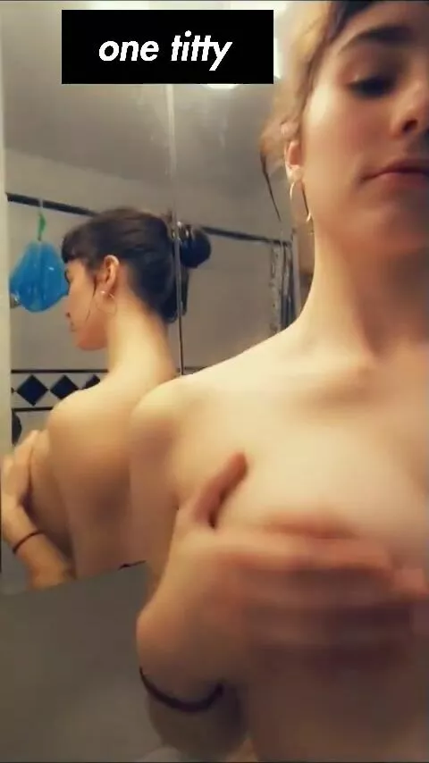 Emma kenney boobs