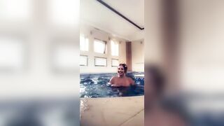holdthemoan - Milf Quick flashing in pool - The Top