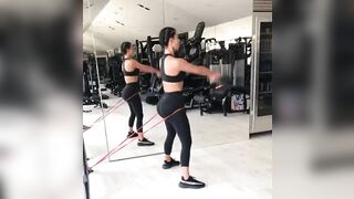 Kim Kardashian: Ass Workout