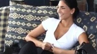 Arab Beauty conviced to take it off