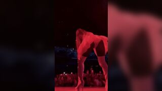 Shaking her ass upskirt - Ariana Grande