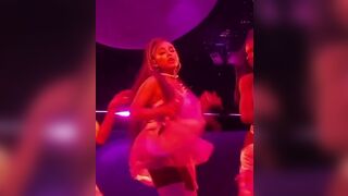 Wiggles - Ariana Grande Tits