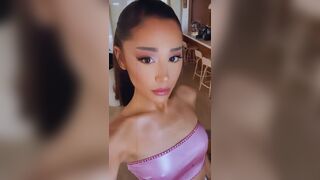 Pokies in recent Instagram story♥️ - Ariana Grande Tits