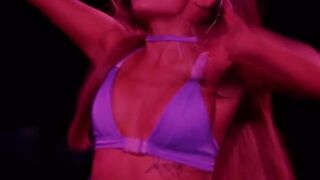 WOW!!! - Ariana Grande Tits