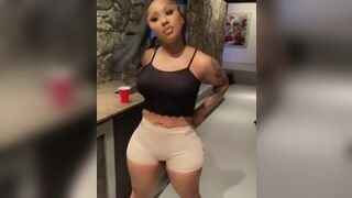 That thang do be thangin ♥️ - Ari Fletcher