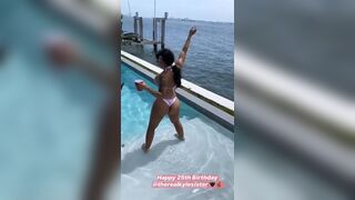 That’s a grown women ass ♥️ (old birthday video) (follow me) - Ari Fletcher