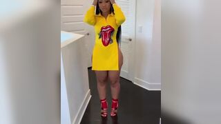 MANNN IM TRYNA BE BETWEEN HER THIGHS♥️ - Ari Fletcher