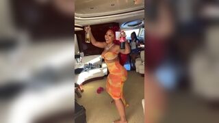 MAN THAT ASS GO DUMMY - Ari Fletcher