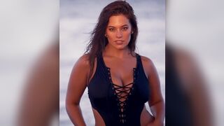 Teasing - Ashley Graham