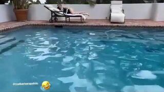 That pose and react.. - Barbara Palvin