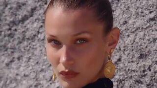 Versace - Bella Hadid