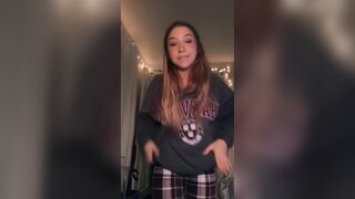 A vid involving the actual trend and a nice ass
