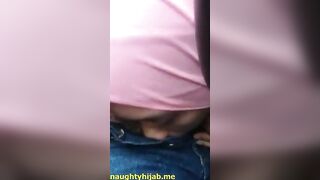 Hijabi: Gal in Hijab Oral sex in Car