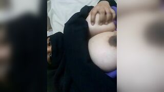 Hijabi: Masturbation with an Arab gal wearing a hijab