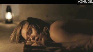 Horror Video Nudes: Elizabeth Olsen - Martha Marcy May Marlene