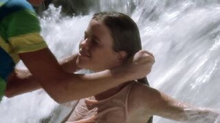 Horror Video Nudes: Leslie Graves - Piranha II: The Spawning