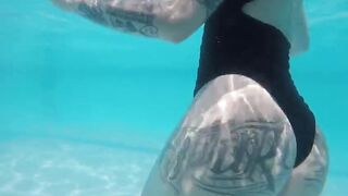 Swimming with Tattoos - Hot Chicks with Tattoos