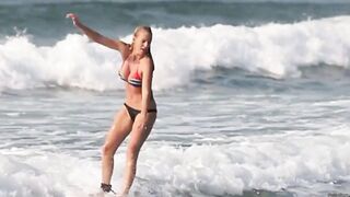 Sexy Honeys: Surfing