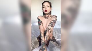 Valentines day - Hot Chicks with Tattoos