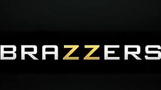 Brazzers-If The Bra Fits Fuck It: Carmen Valentina and Jessy Jones