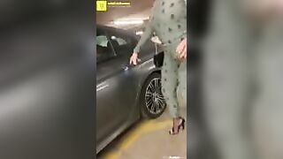 Amateur riskly rough sex in public parking lot!!!