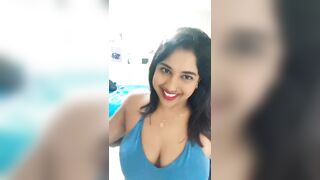 Wish i could get closer - Indian Babes