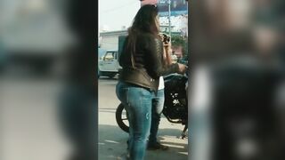Indian Chicks: This babe's hiding some thicc derriere beneath these jeans...