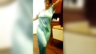 Indian Chicks: Shakin' it.
