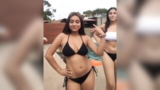 Jiggly wiggly - Indian Babes