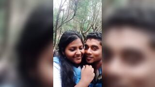 DesiBombs.com - Cute Indian Lovers kissing outdoor - Indian Girls