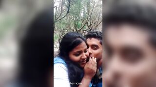 Indian Gals: DesiBombs.com - Cute Indian Paramours giving a kiss outdoor