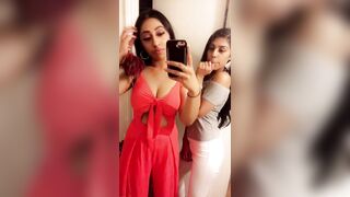 Instagram Chicks: Sexy sisters