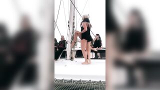 Pretty Boat Diggers: Breathtaking dancing