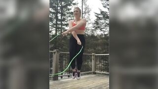 Iskra Lawrence: Iskra Bouncing