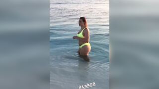 Iskra Lawrence: At the beach, in the Maldives