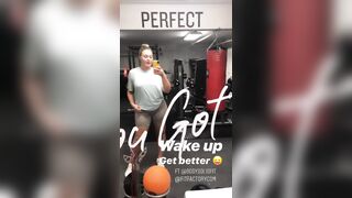 In the gym - Iskra Lawrence