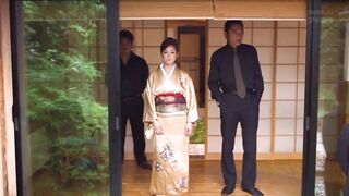 Lady yakuza boss punished - Japanese