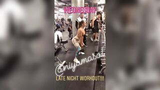 JLo doing squats in the gym