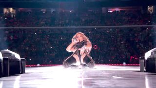Jennifer Lopez: Sliding