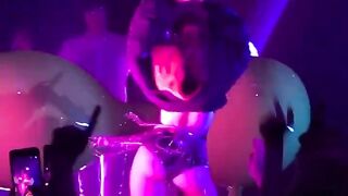 charli XCX tweeted out this vid of her shaking it on stage for our pleasure