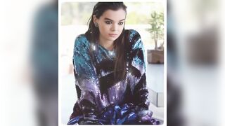 Celebrities: Hailee Steinfeld has drained my cock for litres  of cum in the past months. Sexy doxy