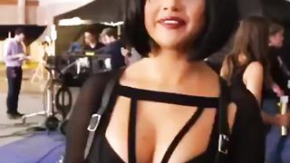 Celebrities: Selena Gomez is so pumping sexy