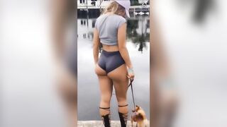 Celebrities: Sommer Ray shorts up her crack
