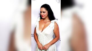Celebrities: Melissa Fumero's giant cleavage
