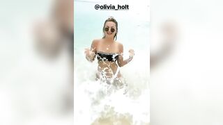 Olivia Holt's tight bikini body - Celebs