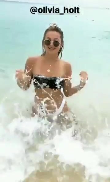 Celebs Olivia Holt S Tight Bikini Body Porn Gif Video Nezyda Com