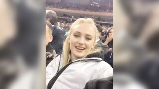 Celebrities: Sophie Turner desires it