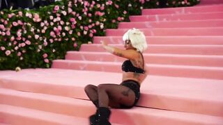 Lady Gaga made me cum so many times already with this slutty performance - Celebs