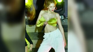 Celebrities: Hyuna teasing her breasts
