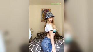 18 year old Lexee Smith dancing - Celebs